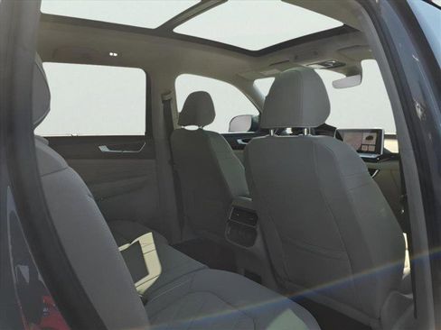 New 2026 Volkswagen Atlas SEL Premium R-Line AWD/4WD image 8