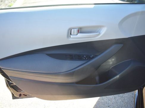 Used 2025 Toyota Corolla LE image 12