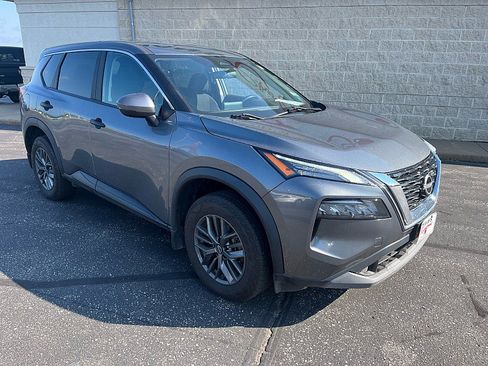 Used 2023 Nissan Rogue S AWD/4WD image 2