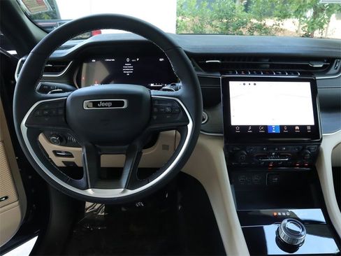 New 2023 Jeep Grand Cherokee L Limited w/ Luxury Tech Group II image 8