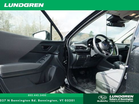 Used 2024 Subaru Crosstrek 2.0i Premium image 10