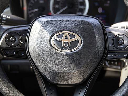 Used 2023 Toyota Corolla LE image 6