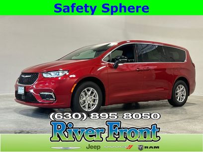 New 2026 Chrysler Pacifica Select