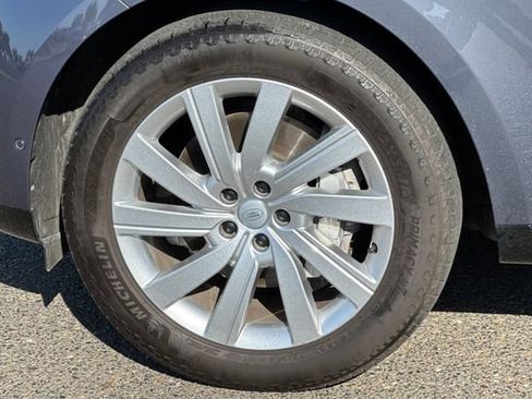 Used 2024 Land Rover Range Rover Long Wheelbase SE AWD/4WD image 46