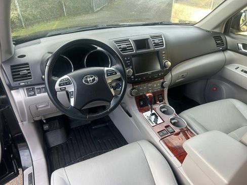 Used 2012 Toyota Highlander Limited image 15