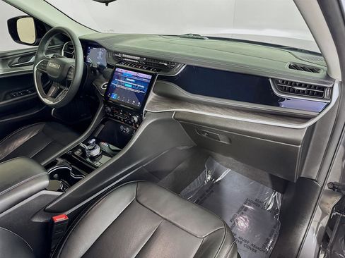 Used 2022 Jeep Grand Cherokee Limited 4xe image 32