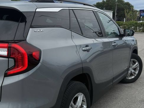 Used 2023 GMC Terrain SLE w/ Driver Convenience Package AWD/4WD image 8