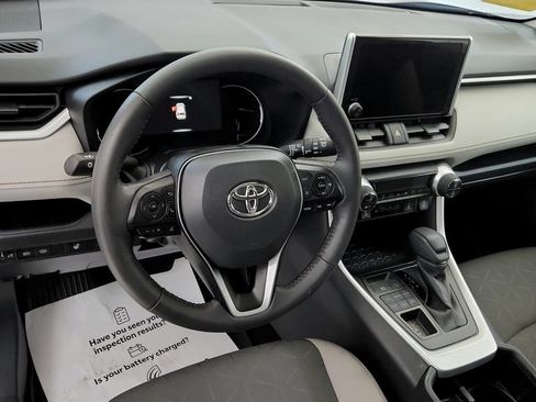 Used 2025 Toyota RAV4 XLE w/ Convenience Package AWD/4WD image 32