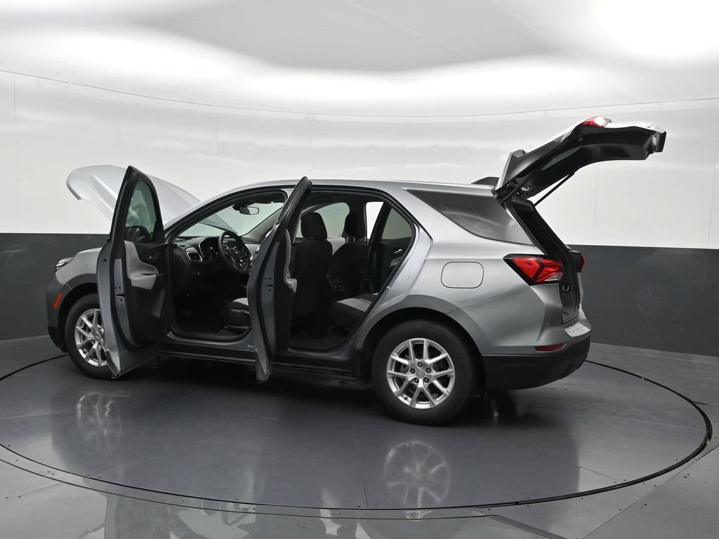 Used 2023 Chevrolet Equinox LS FWD image 34