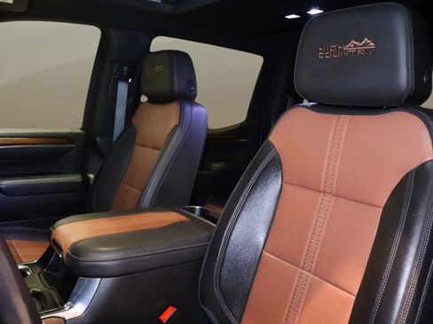 Used 2023 Chevrolet Silverado 1500 High Country w/ Z71 Off-Road Package image 16