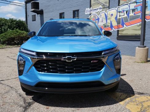 New 2026 Chevrolet Trax RS FWD image 2