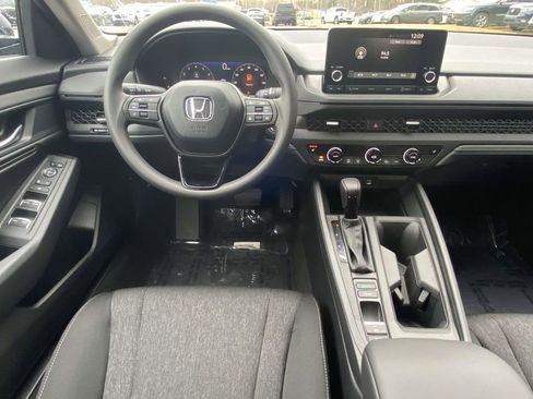 New 2025 Honda Accord SE image 9