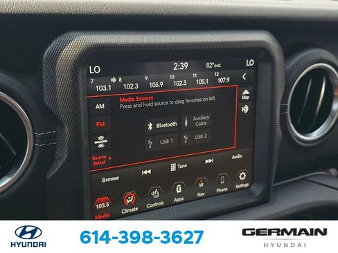 Used 2021 Jeep Wrangler Unlimited Sahara w/ Cold Weather Group AWD/4WD image 28