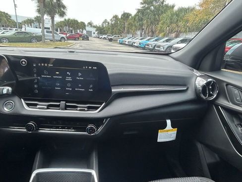 New 2026 Chevrolet Equinox LT w/ Midnight Edition FWD image 17