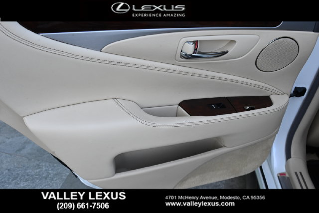 Used 2015 Lexus LS 460 w/ Comfort Package RWD image 17