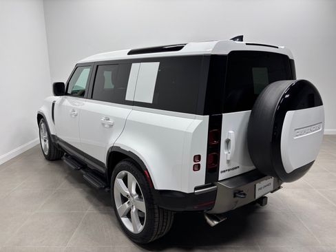 Used 2025 Land Rover Defender 110 X-Dynamic SE AWD/4WD image 10