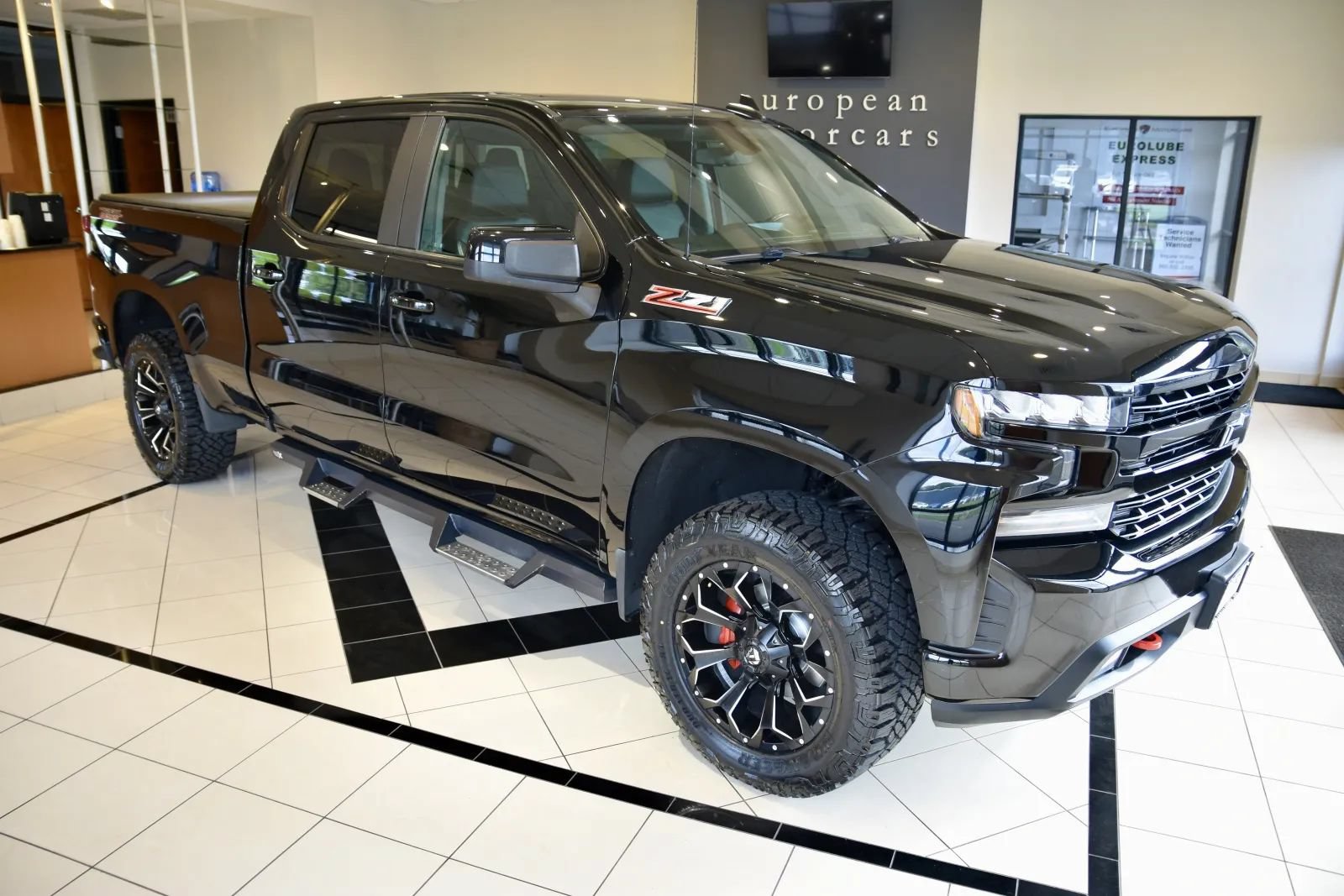 Used 2019 Chevrolet Silverado 1500 LT Trail Boss AWD/4WD image 8