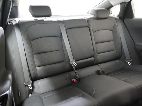 Used 2018 Chevrolet Malibu Hybrid image 10