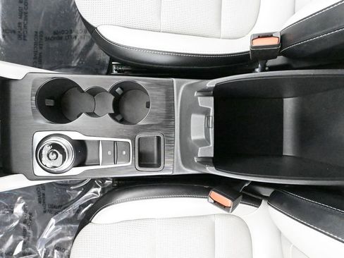 Used 2024 Ford Escape Platinum image 35