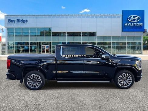 Used 2024 GMC Sierra 1500 Denali Ultimate image 2