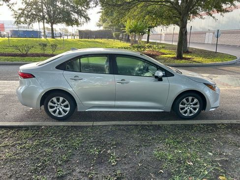 Certified 2025 Toyota Corolla LE FWD image 7