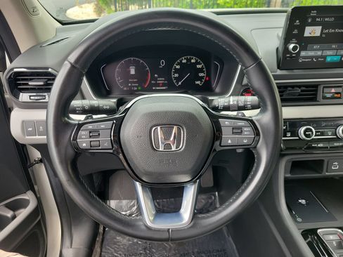 Used 2025 Honda Pilot Touring image 34