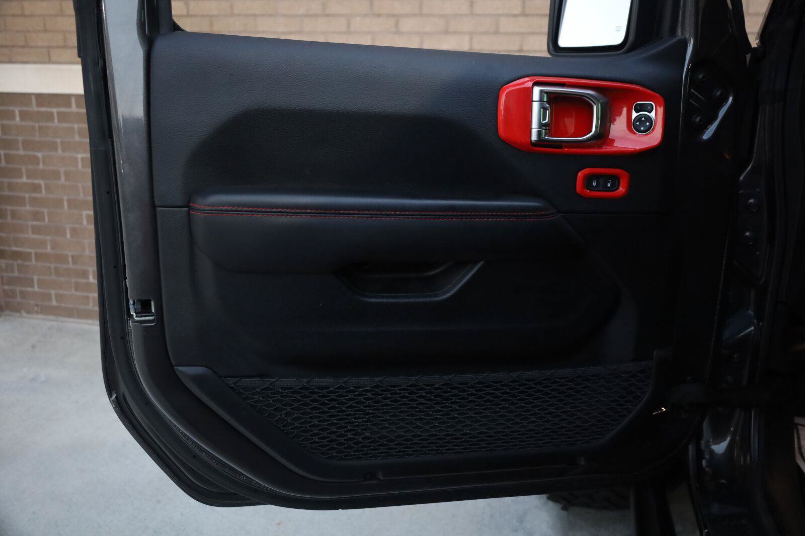 Used 2025 Jeep Gladiator Rubicon AWD/4WD image 15