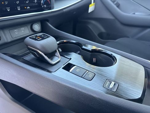 New 2026 Nissan Rogue S image 19