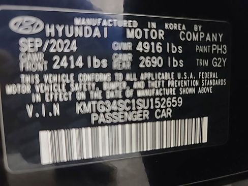 Used 2025 Genesis G70 2.5T AWD/4WD image 40