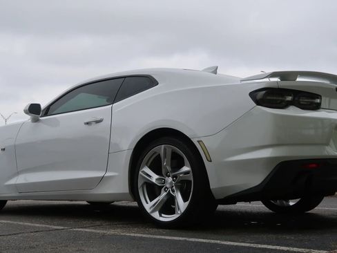 Used 2022 Chevrolet Camaro SS RWD image 13