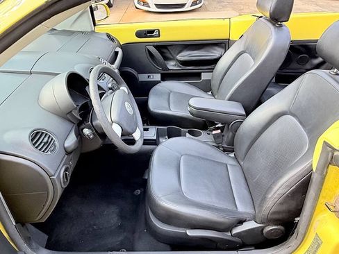 Used 2007 Volkswagen Beetle Convertible w/ Package 1 FWD image 29