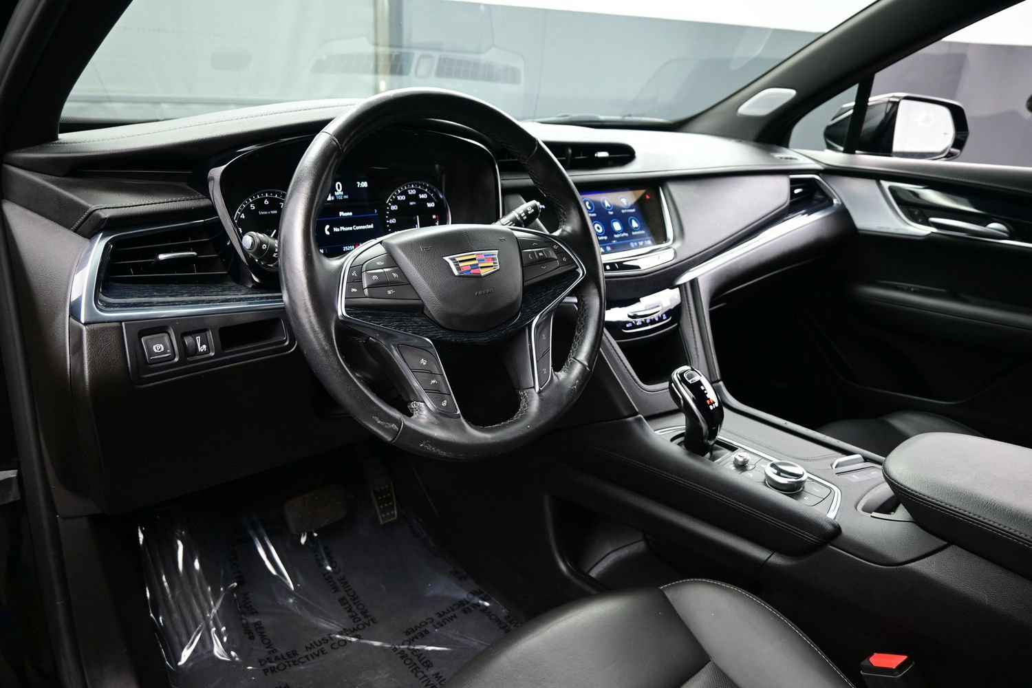 Used 2024 Cadillac XT5 Premium Luxury w/ LPO, Floor Liner Package AWD/4WD image 12
