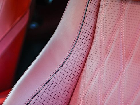 Used 2025 Mercedes-Benz Maybach GLS 600 4MATIC image 29