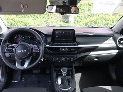 Used 2023 Kia Forte LXS w/ LXS Technology Package image 25