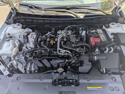 Used 2025 Nissan Altima 2.5 SV FWD image 31