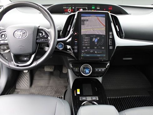 Certified 2022 Toyota Prius Prime XLE FWD image 10