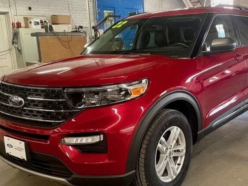 Certified 2022 Ford Explorer XLT w/ Equipment Group 202A image 1