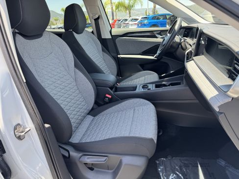 Certified 2025 Volkswagen Tiguan S FWD image 32