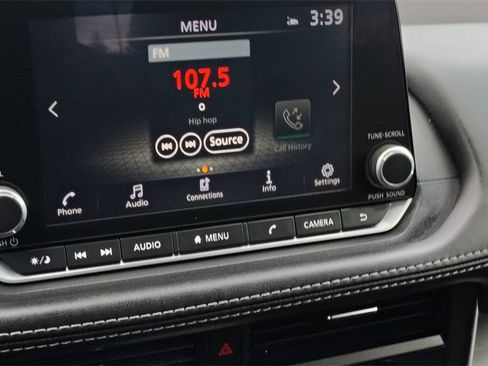 Used 2023 Nissan Rogue SV image 20