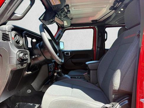 Used 2026 Jeep Wrangler Unlimited Rubicon AWD/4WD image 12