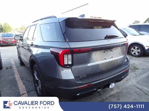 Used 2026 Ford Explorer ST-Line w/ ST-Line Street Pack AWD/4WD image 5