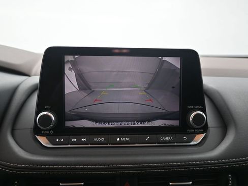 Used 2023 Nissan Rogue S image 11