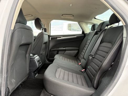 Used 2020 Ford Fusion SE FWD image 13