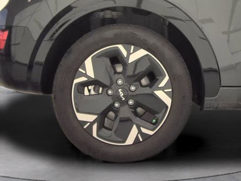 Used 2025 Kia Niro Wind w/ Wind Preserve Package FWD image 22