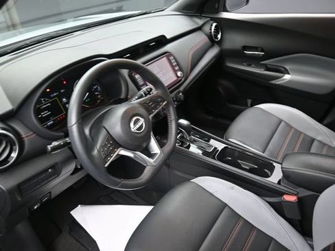 Used 2023 Nissan Kicks SR w/ SR Premium Package FWD image 18