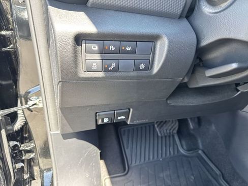 New 2025 Nissan Kicks Play S image 23