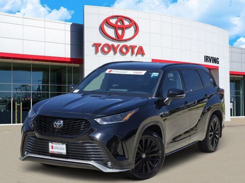 Used 2023 Toyota Highlander XSE FWD image 1