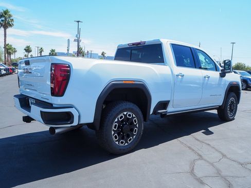 New 2024 GMC Sierra 2500 Denali w/ Denali Reserve Package AWD/4WD image 4