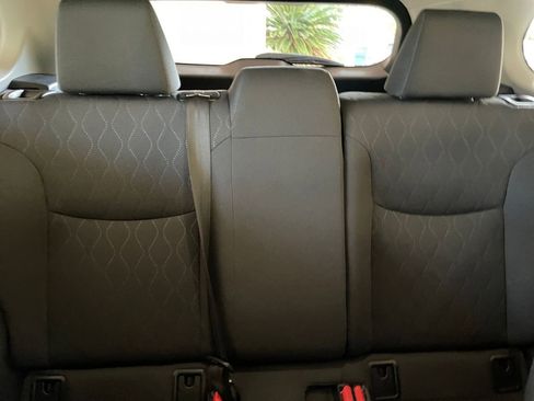 Used 2025 Toyota Corolla Cross LE image 37