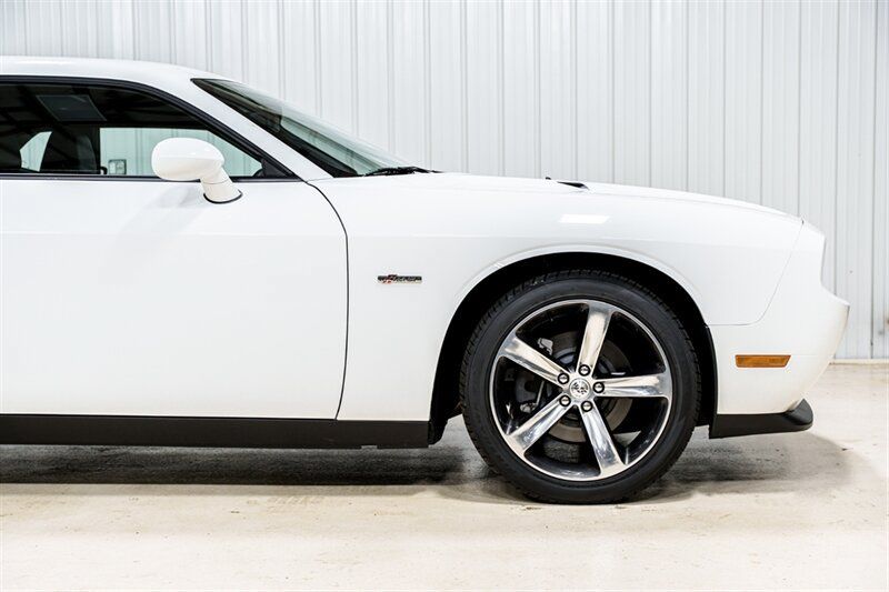 Used 2014 Dodge Challenger SXT RWD image 21